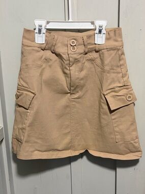 Kids love 83 skirt size L